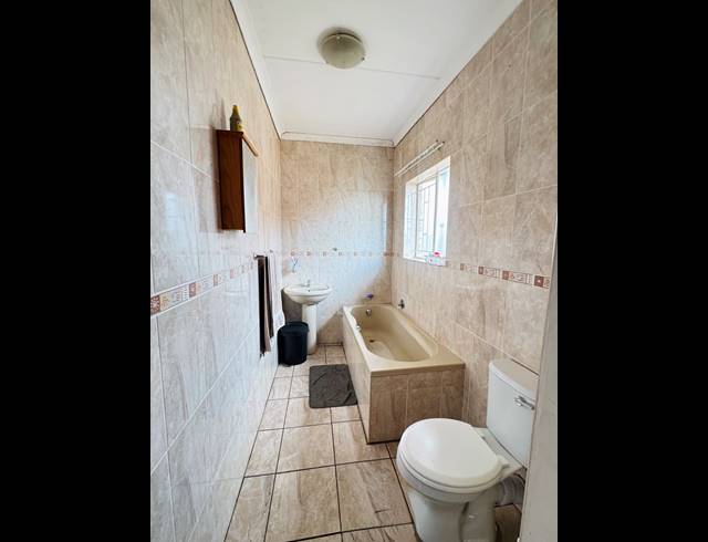 3 BEDROOM FREESTANDING FOR SALE IN BEN FLEUR
